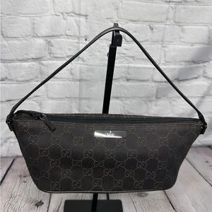 ❌SOLD❌Authentic Gucci GG canvas web boat pochette